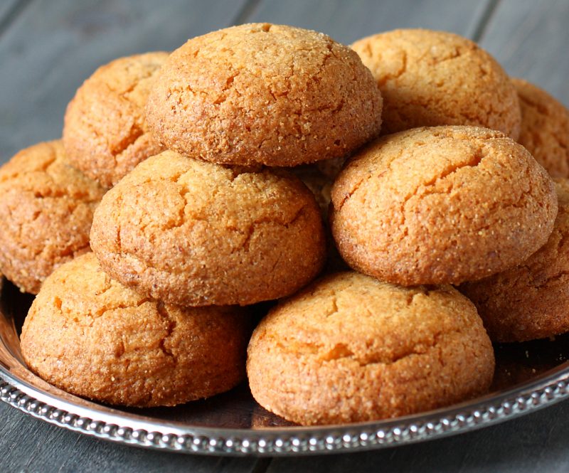 Bitterkoekjes met gegrilde nectarines