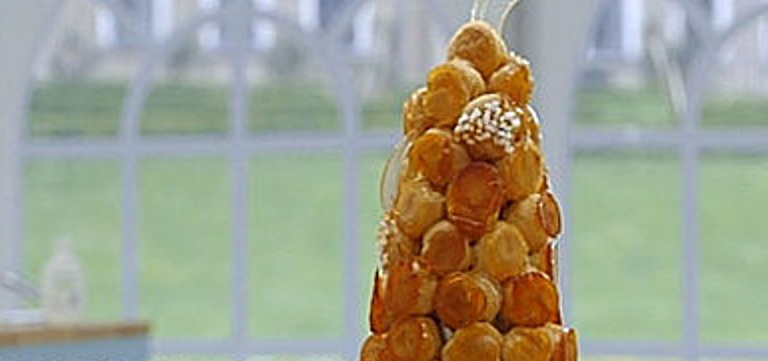 Croquembouche met nougat en karamel