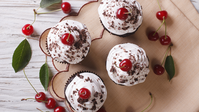 Witte chocoladecakejes