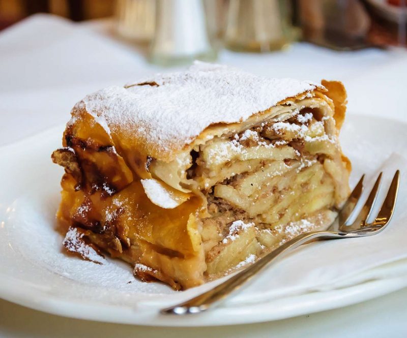 Apfelstrudel, kaiserschmarrn en germknödel