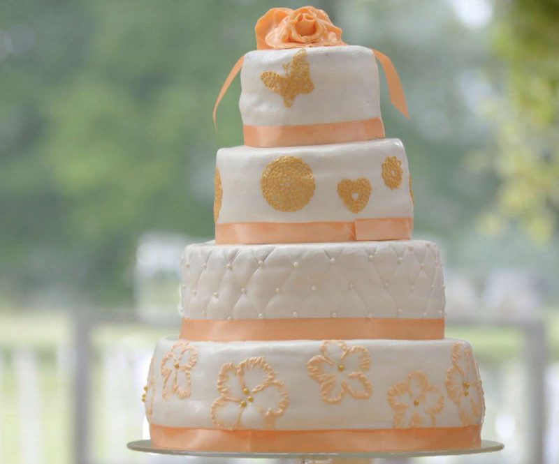 Vintage wedding cake