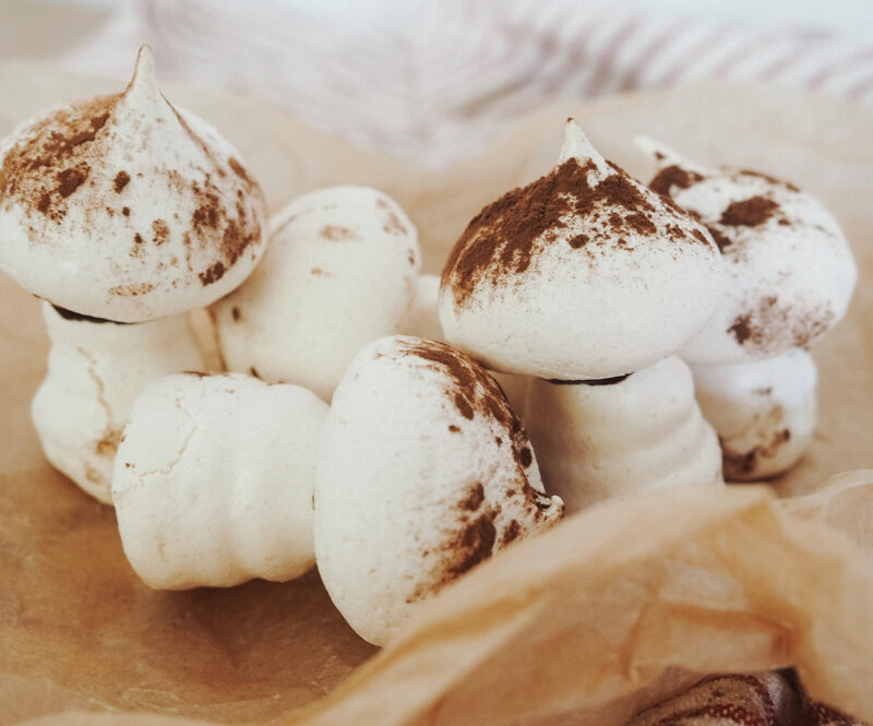 Meringue paddenstoelen: zo maak je ze zelf