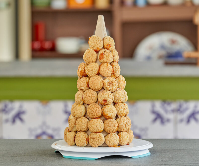 Croquembouche met hazelnoot en karamel