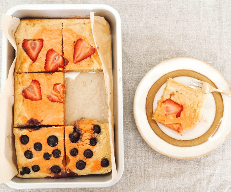 Sheet pan pancakes in een Koningsdag-jasje