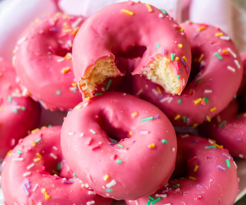 Mini donuts bakken uit de oven