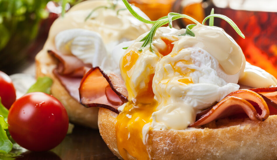 Eggs benedict