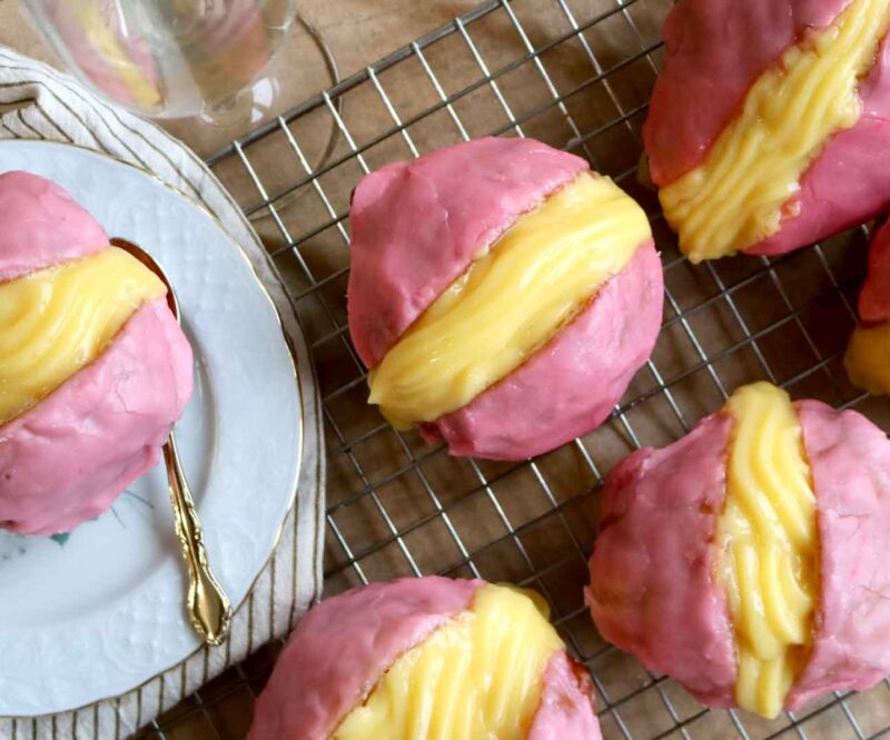 Het recept voor het maken van bolpoucen: Tompouce Oliebollen