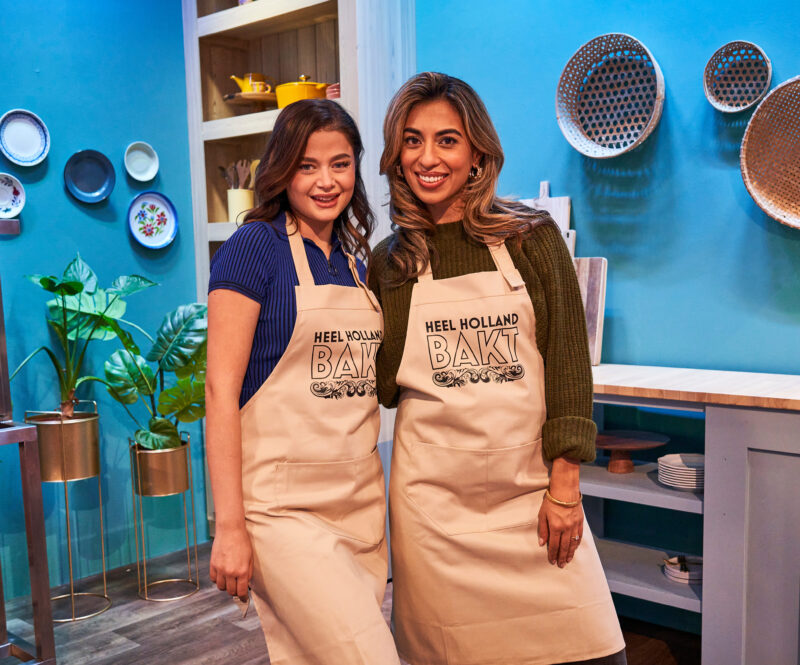 Hila Noorzai en Stefania Liberakakis maken een chocoladetaart in Doorbakken