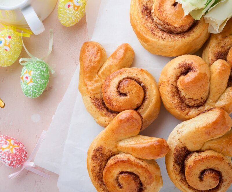 Bakken voor Pasen: 5 makkelijke broodrecepten voor de paasbrunch