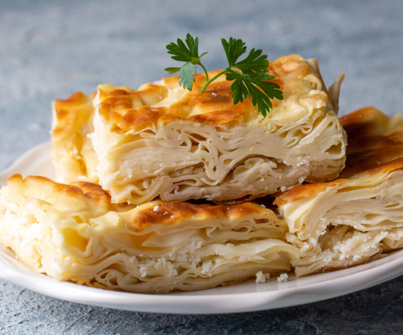 Turkse börek met witte kaas